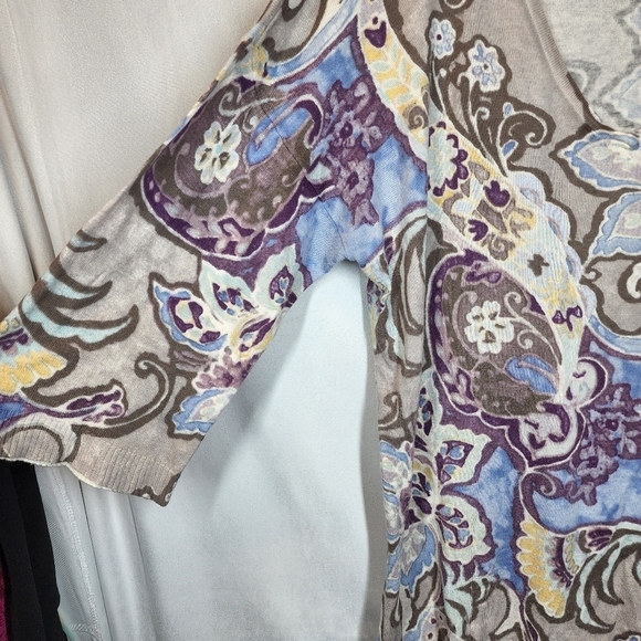 Chico's tunic sweater. - Picture 3 of 10